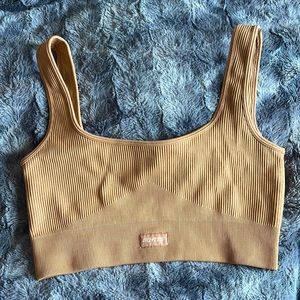 Bo + Tee sports bra/crop top